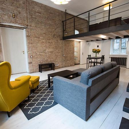 Stylish Studio Apartment In The Heart Of Riga Ngoại thất bức ảnh