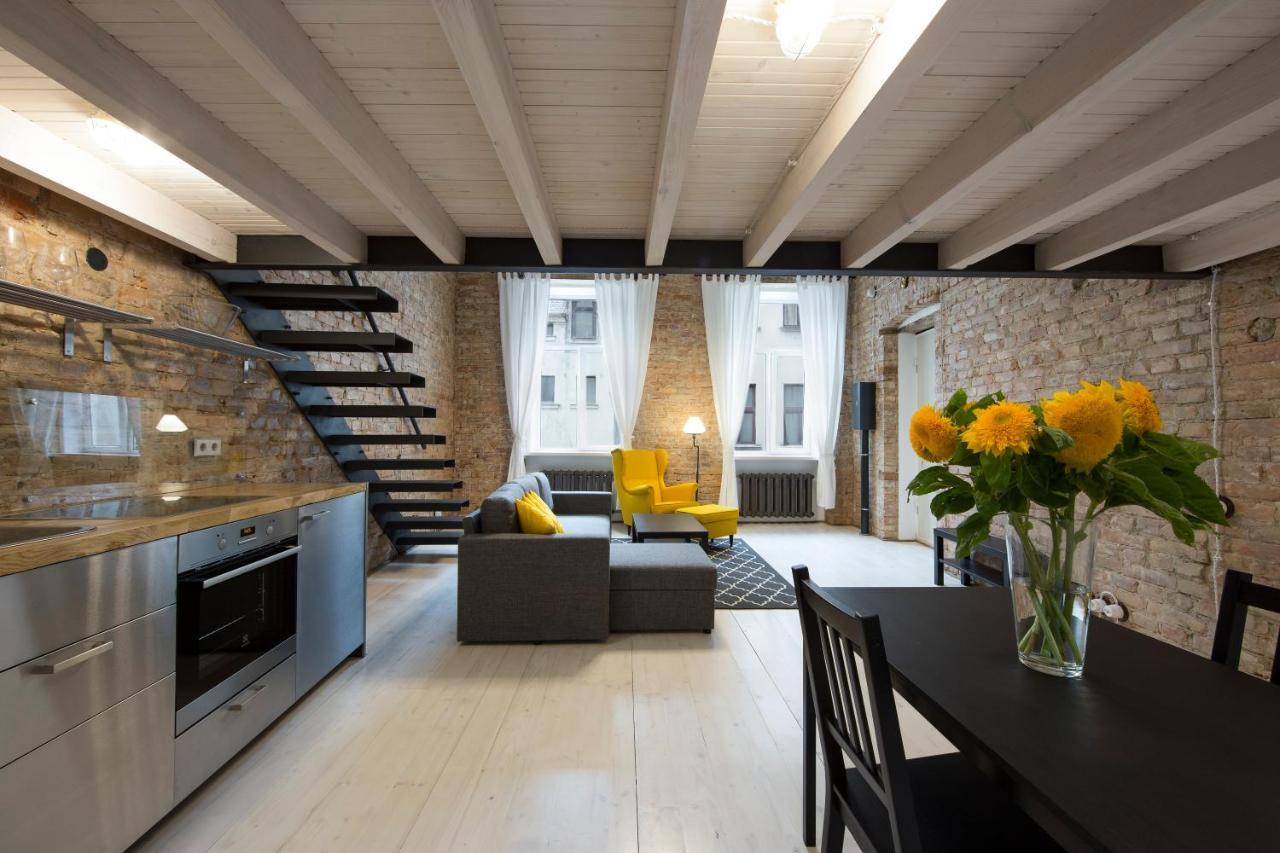 Stylish Studio Apartment In The Heart Of Riga Ngoại thất bức ảnh